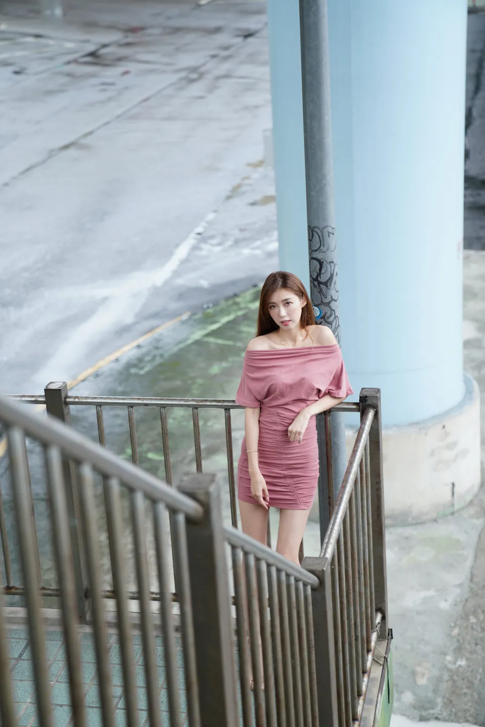 [Mzsock] NO.130 Liao Tingqi, off-shoulder dress and short skirt, cool and beautiful legs street photography#[100P]-93